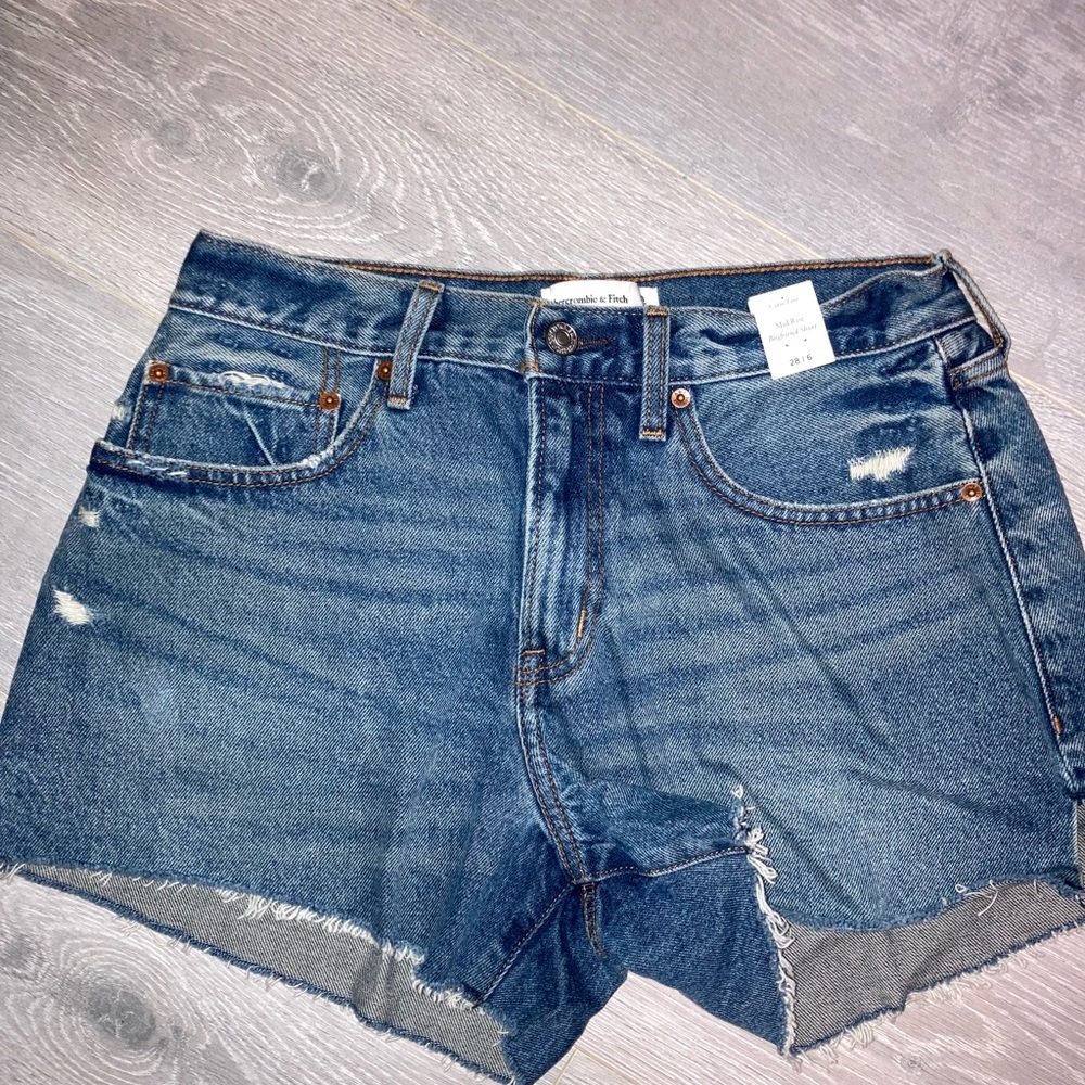 Abercrombie and fitch boyfriend shorts 28/6